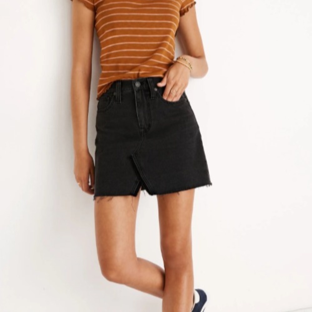 Madewell Black Denim Mini Skirt Size 31 Raw Frayed Hem High Rise Stretch